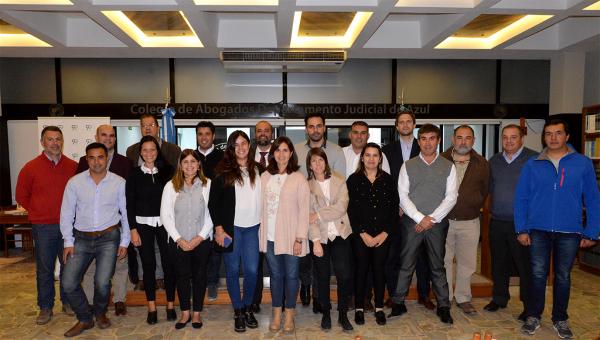 EL COLEGIO TE ESCUCHA: DESTACADA PARTICIPACIÓN DE PROFESIONALES EN AZUL