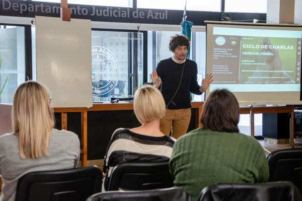 Se brindó la Charla de Derecho Animal: Saber argumentar en defensa de los demás animales