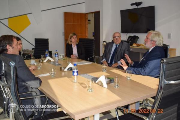 El Procurador General visitó la sede del COLPROBA
