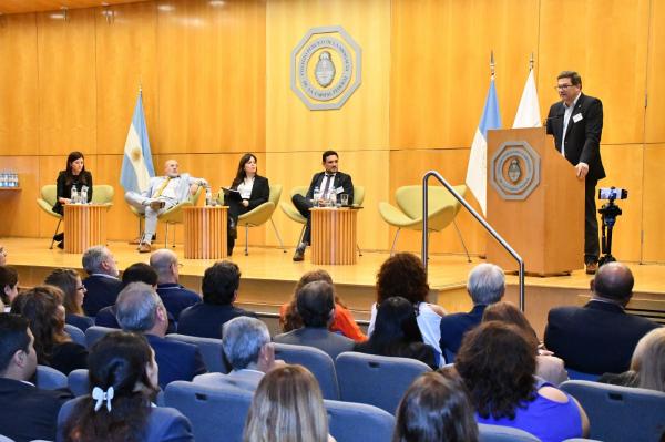 La Dra. María Fernanda Giménez participó del panel sobre abogacía en el Siglo XXI en el Encuentro Nacional de Abogacía