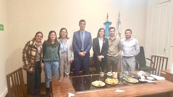 Autoridades del Colegio se reunieron con representantes del Juzgado de Paz de Rauch