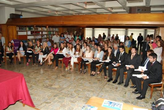 El Colegio de Abogados de Azul recibió a nuevos profesionales en la primera jura del 2014