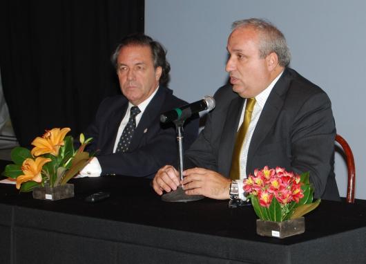 Los Dres. David Cordeviola y Bienvenido Rodríguez Basalo en el momento de sus discursos en el acto de apertura del II Encuentro Provincial de Dirigentes.
